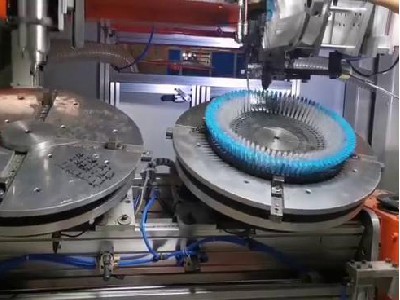 圓盤邊刷二鉆一植機